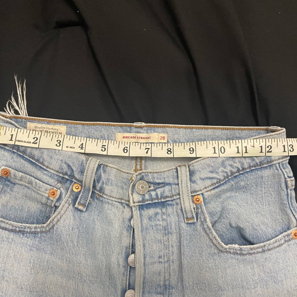 Levi Ribcage Straight Jean - Picture 5 of 5